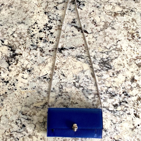 Alexander McQueen leather skull crystal eye chained crossbody bag like new - Picture 4 of 15